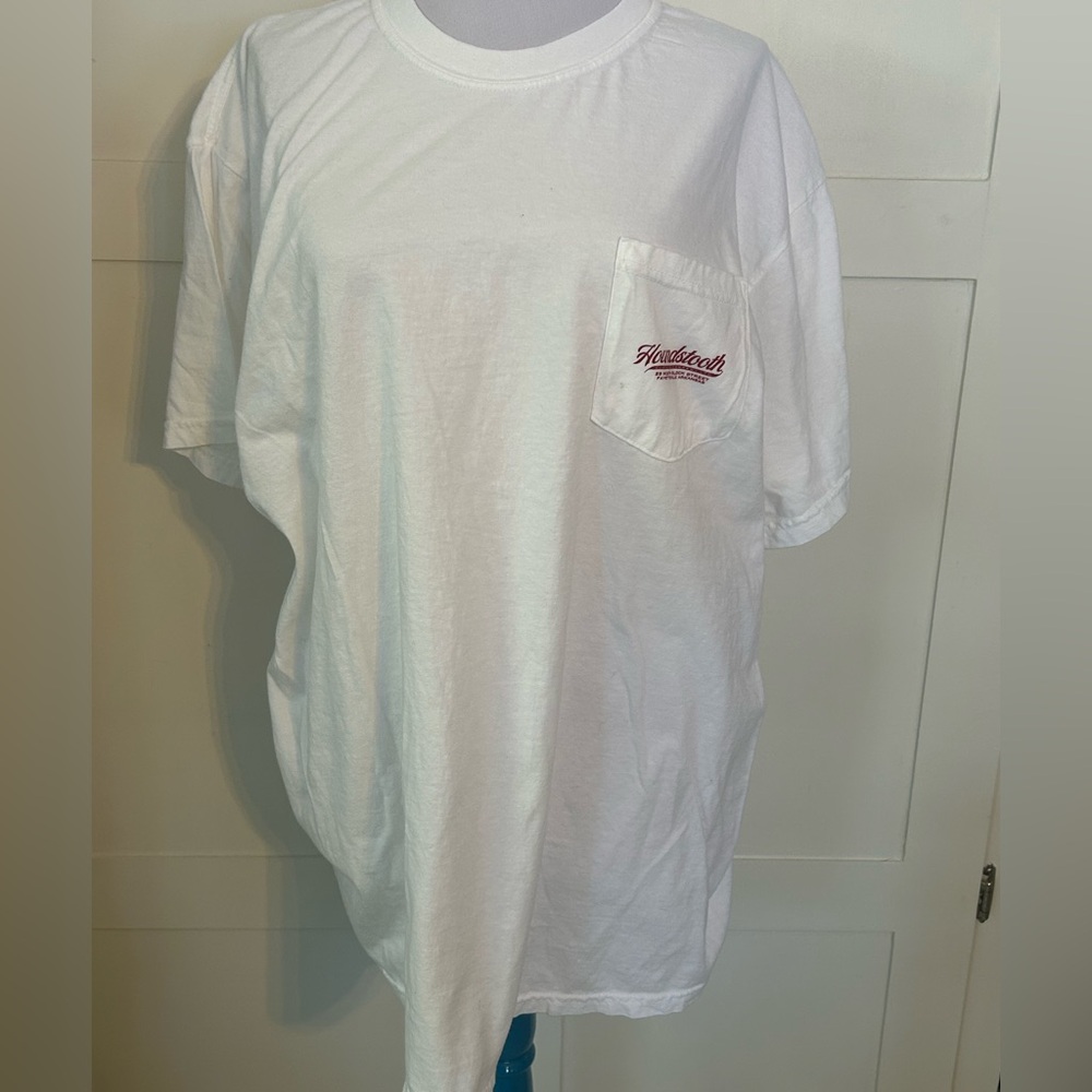 White Houndstooth Brand XL Pocket T-Shirt NWT